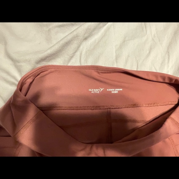 Old Navy pink cropped yoga pants with cell phone pocket, large - Picture 2 of 2